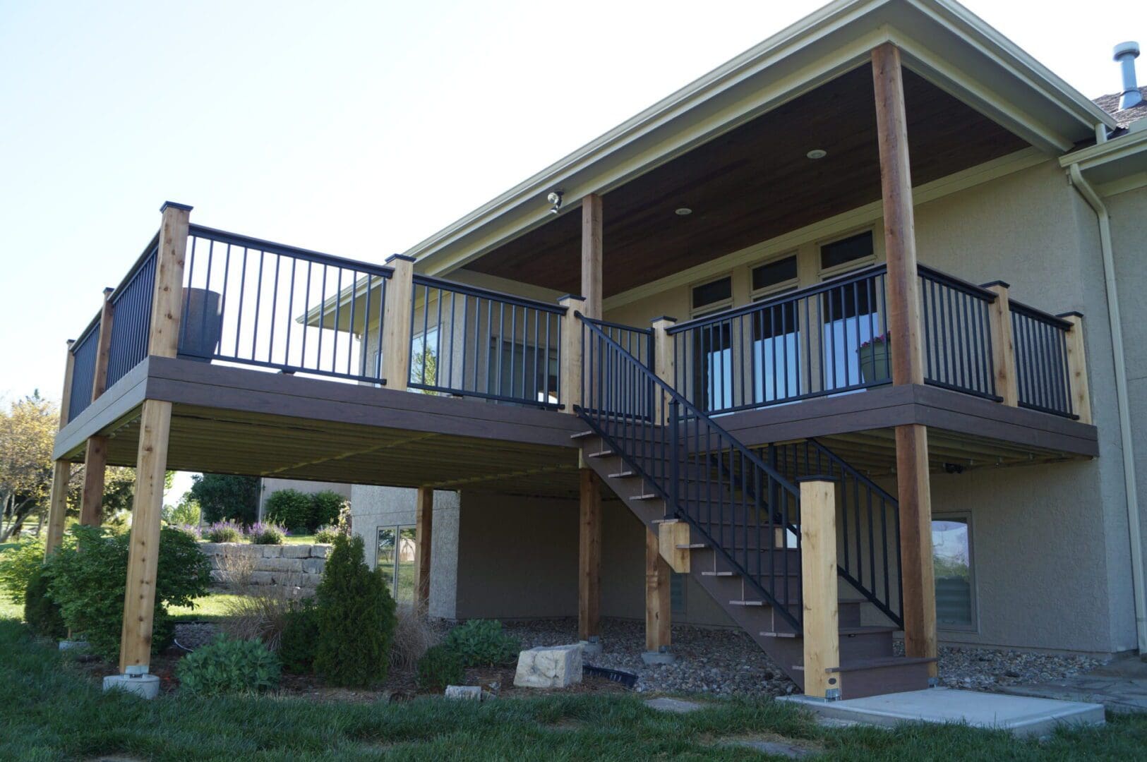 Composite Deck located in Olathe, Kansas