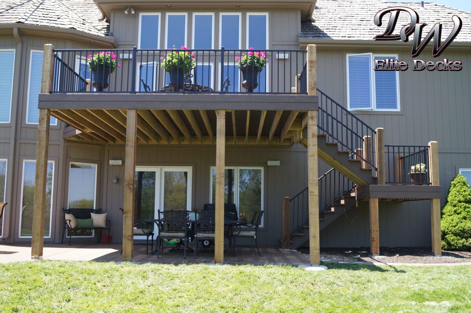 Composite Deck located in Shawnee, Kansas