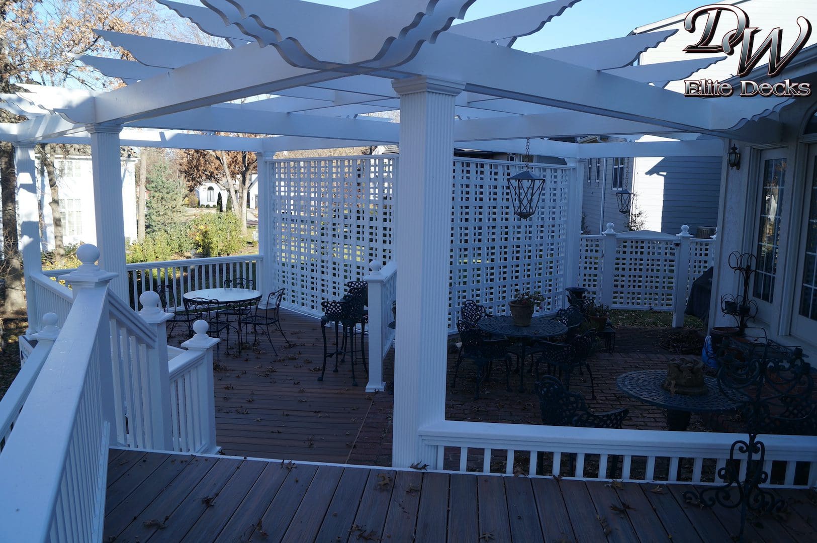 Composite Deck located in Overland Park, Kansas