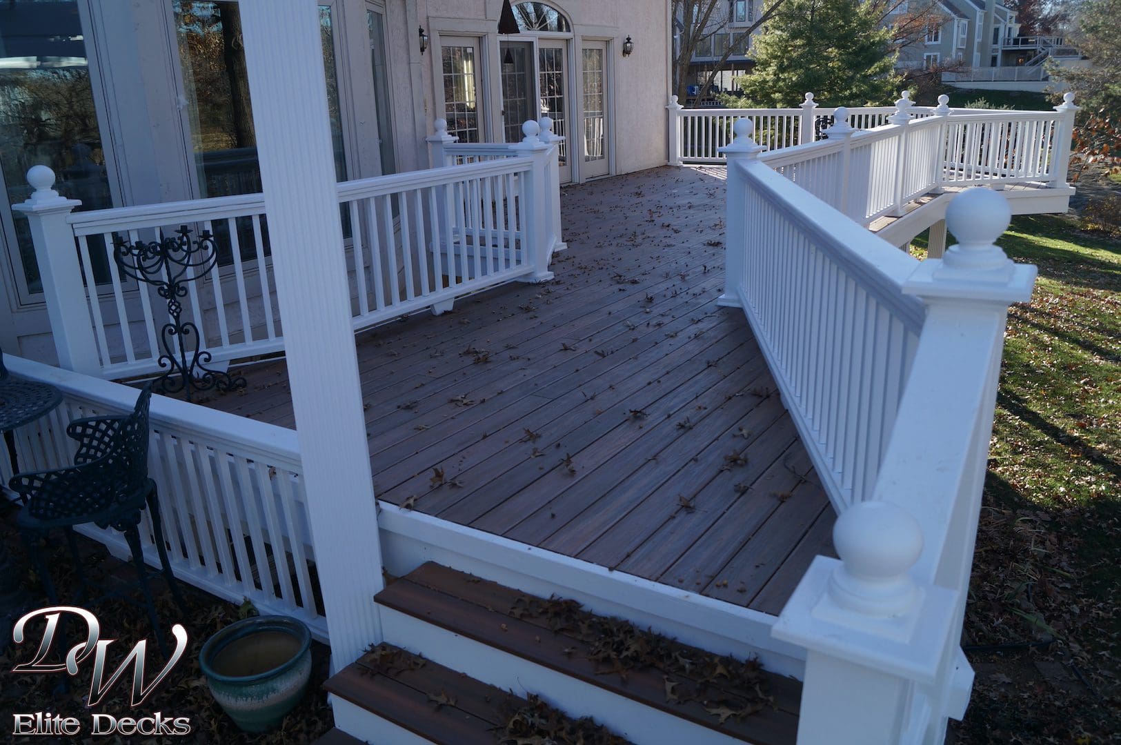 Composite Deck located in Overland Park, Kansas