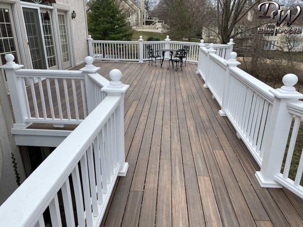 Composite Deck located in Overland Park, Kansas